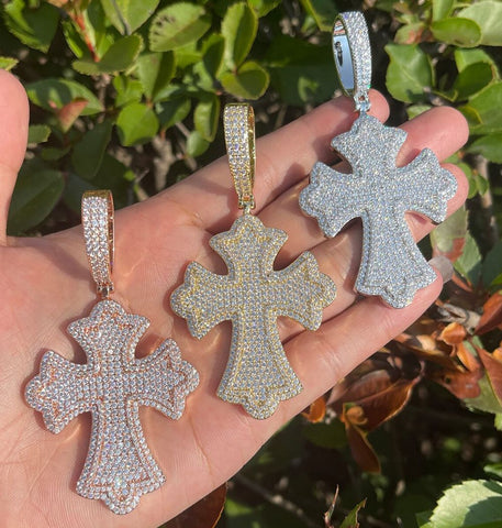 Rapper Style Cross Pendant Crafted In Moissanite