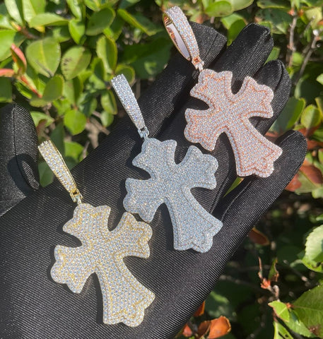 Rapper Style Cross Pendant Crafted In Moissanite