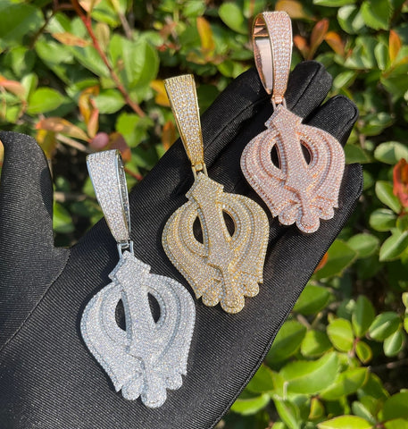 Iced Out Moissanite Retro Fleur De Lis Flower Pendant